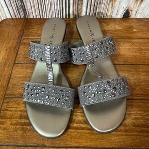Karen Scott Eddina Pewter Size 6 Kitten Heel Great Condition -Worn Once